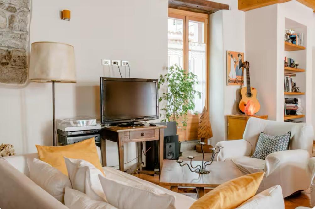 Alla Torre Del Barbarossa B&B Foresteria Mandello del Lario Zewnętrze zdjęcie